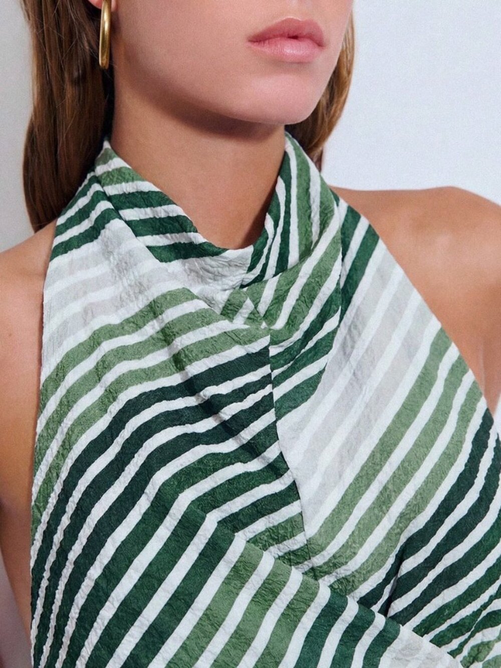 Green Casual Women's Diagonal Stripe Halter Cowl Neck Tank - Picture 5 of 6
